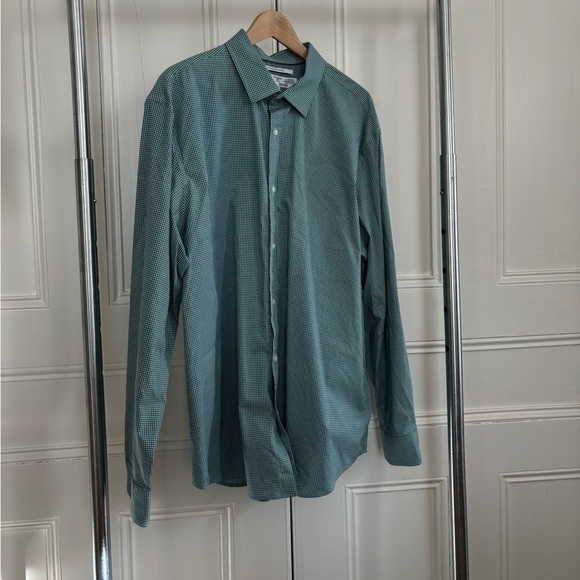 Old Navy The Signature Shirt Slim Fit - Picture 2 of 3